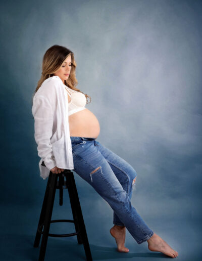 Daniella - Maternity Portrait Leaning On A Stool