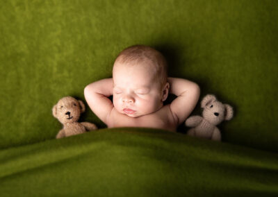 Newborn Photograph - Portfolio - Green Wrap