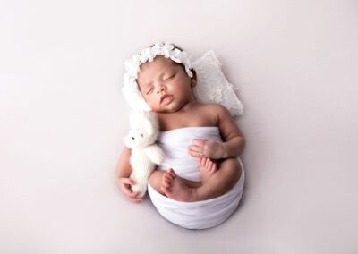 Newborn Photograph - Portfolio - White Wrap